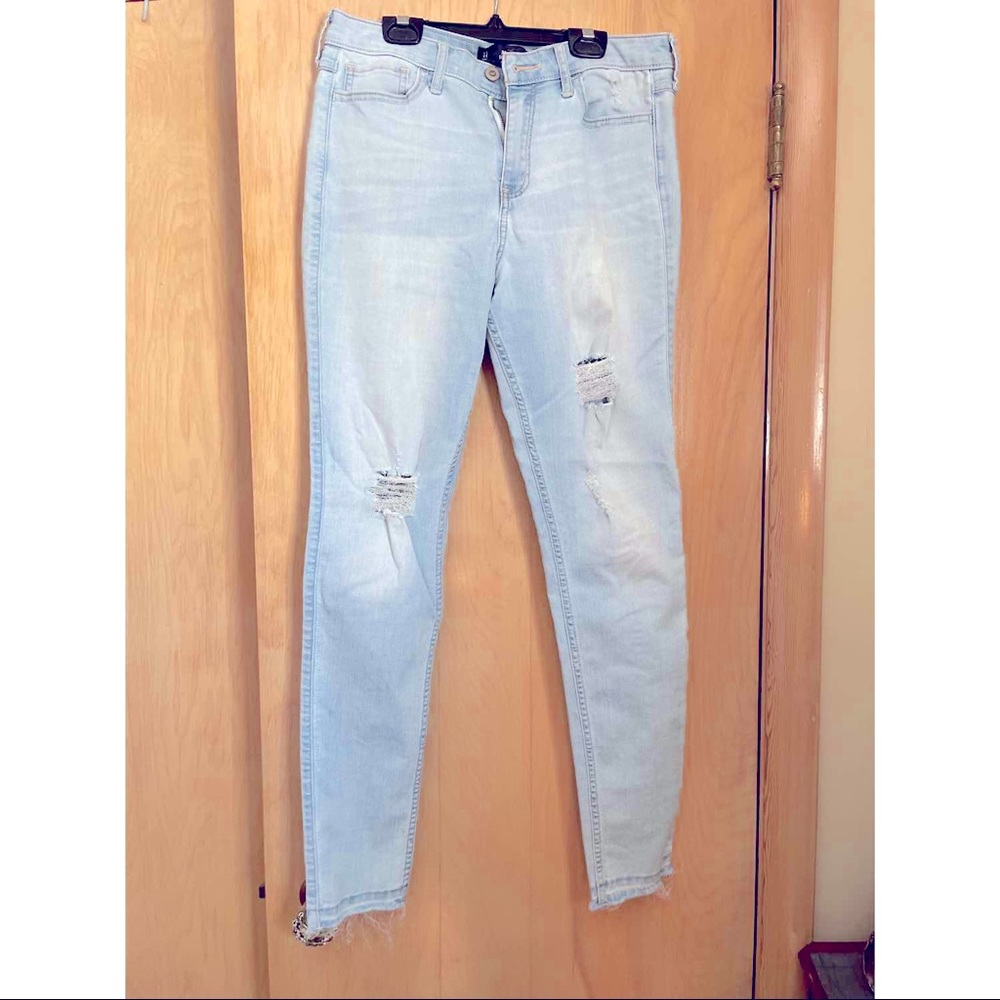 Hollister super skinny high rise size 11/30